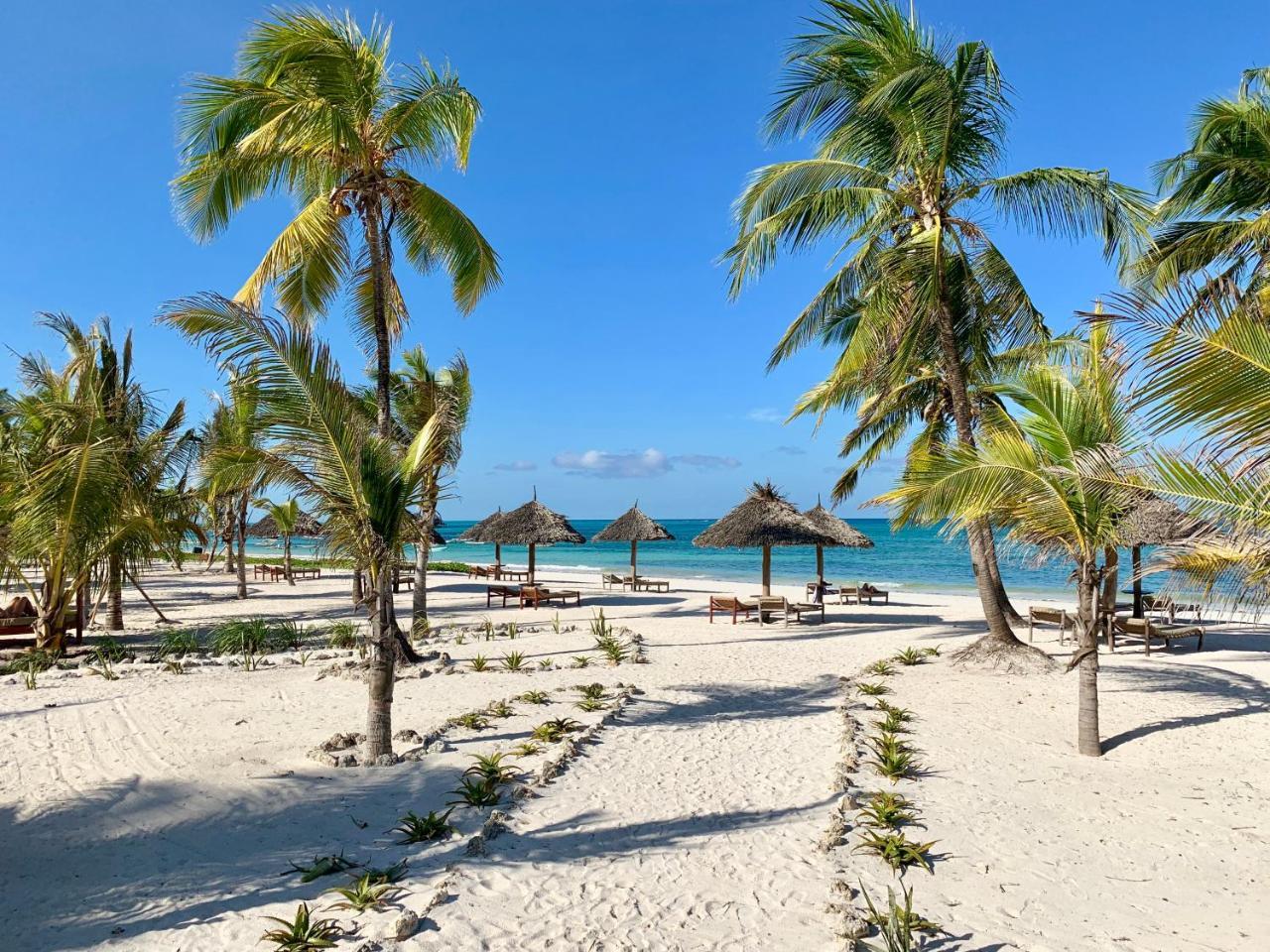 The Sands Beach Resort Bwejuu Exterior photo