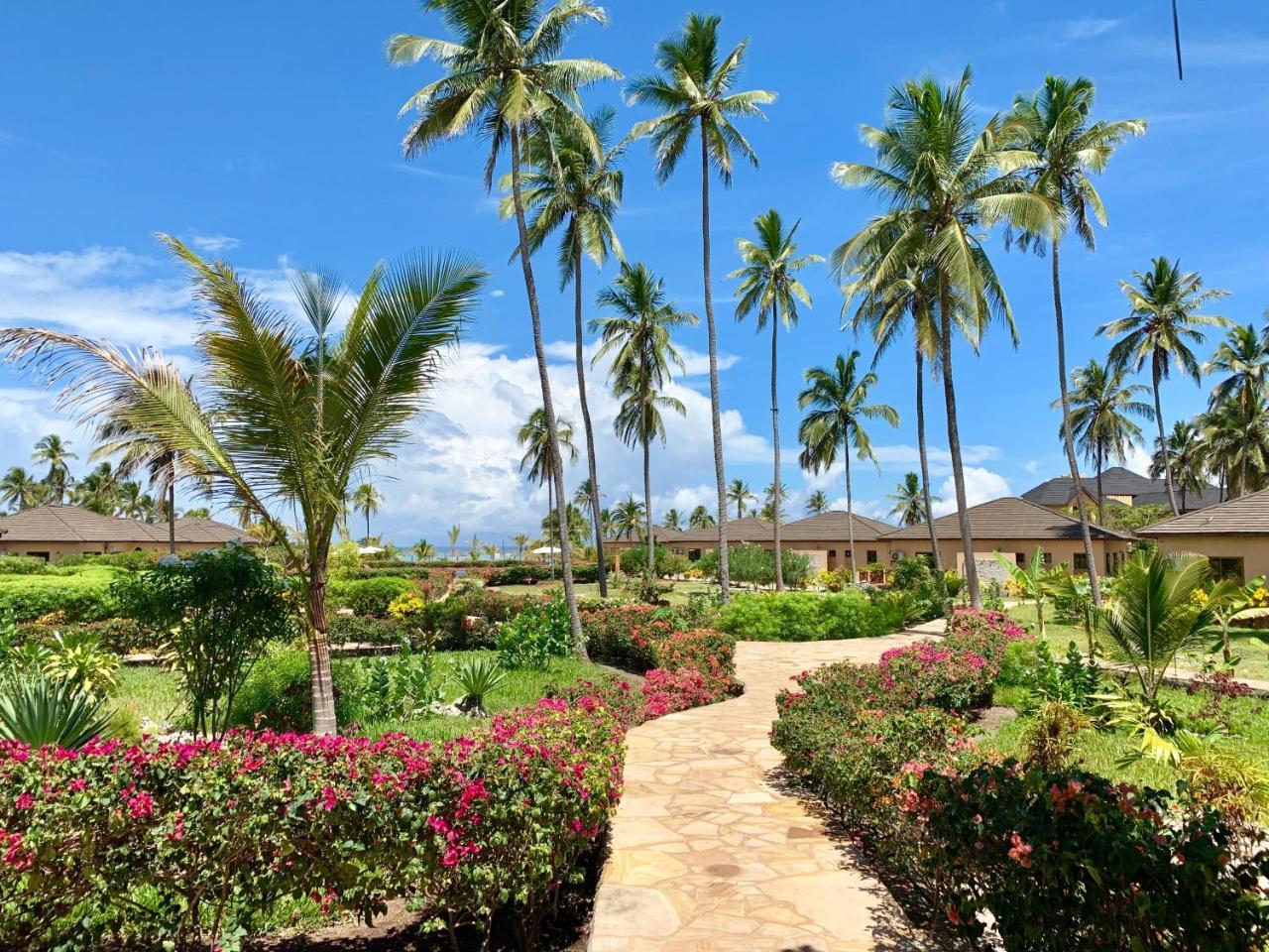 The Sands Beach Resort Bwejuu Exterior photo